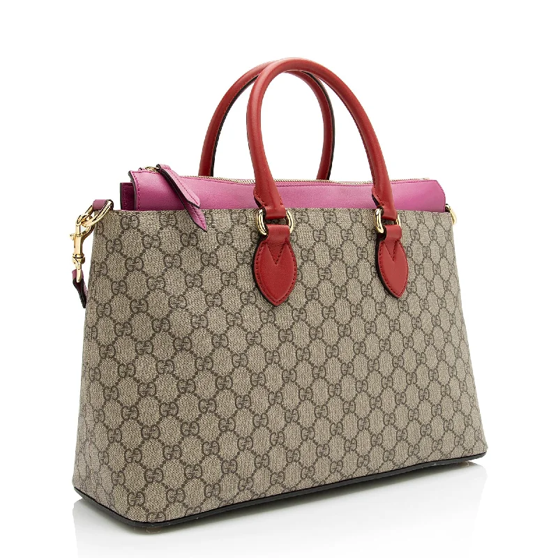 Gucci tote bags for women with a printed Gucci logoGucci GG Supreme Large Zip Tote (SHF-23742)