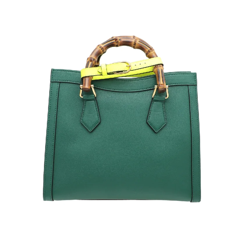 Women Gucci tote bags in GG Supreme canvas for a branded feelGucci Green Diana Small Bag