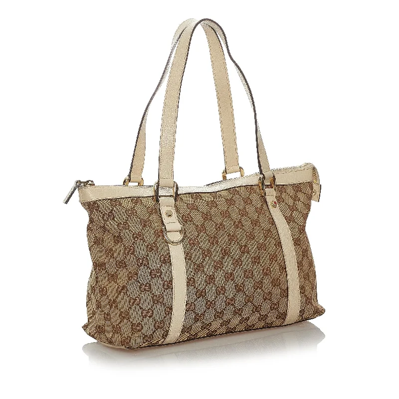 Ladies Gucci shoulder bags with a wide - width strapGucci GG Canvas Abbey Shoulder Bag (27473)