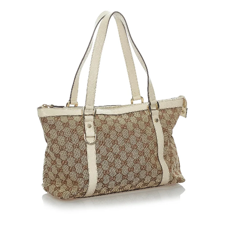 Women Gucci backpacks with a luxurious leather finishGucci GG Canvas Abbey Shoulder Bag (32783)