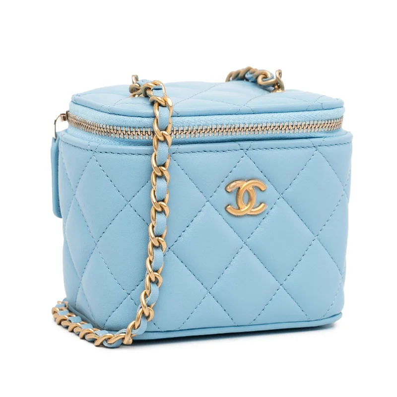 Chanel bags with intricate metal hardwareChanel Mini Lambskin Pearl Crush Vanity (hh2WV2)