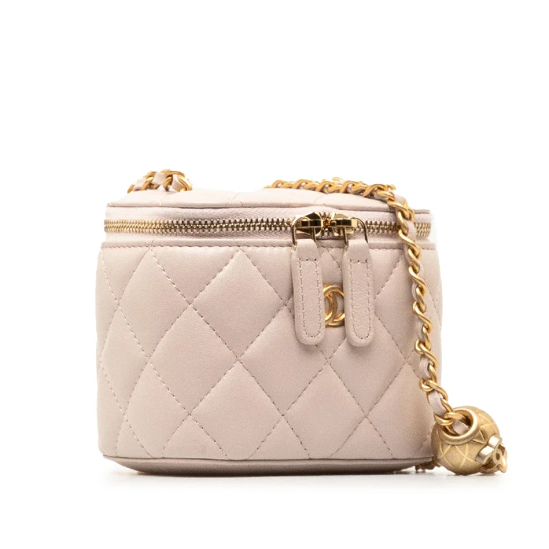 Chanel bags with leather and tweed combinationsChanel Mini Lambskin Pearl Crush Vanity (NxWTyw)