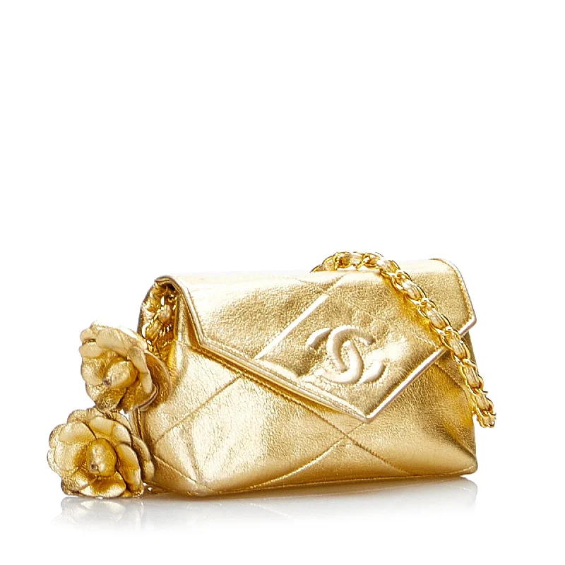 Chanel bags for those who value investment piecesChanel Mini Matelasse Chain Shoulder Bag with Camellia (AJ7Dj2)