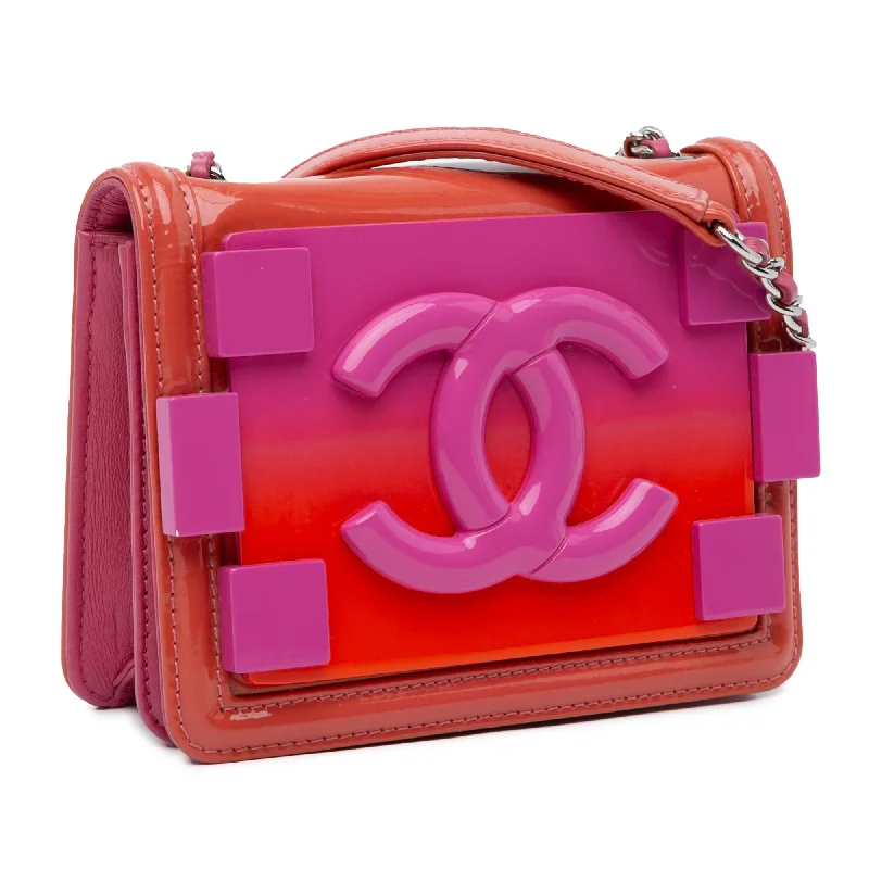 Chanel All - Match Handbag for Versatile StylingChanel Mini Ombre Plexiglass and Patent Boy Brick Flap (ekVGPs)